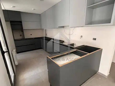 Casa 4 ambientes con 3 baños