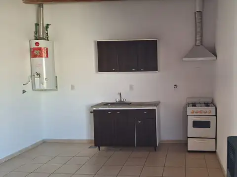 Departamento en Alquiler en Coronel Dorrego, $ 500.000