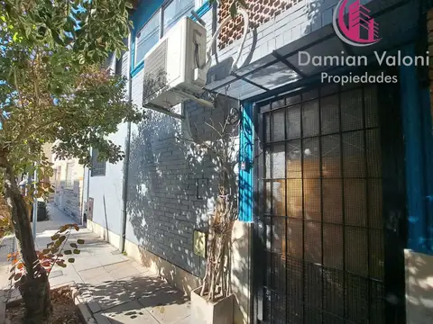 Depto Tipo Casa en Venta en Villa del Parque, USD 145.000