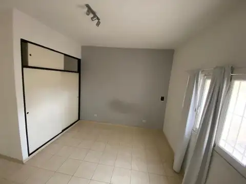 Depto Tipo Casa en Alquiler de 1 dormitorio