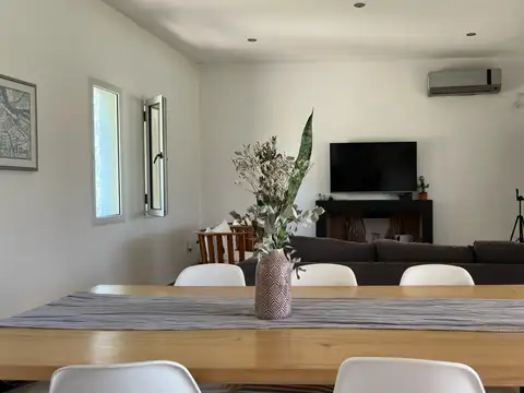 Casa 4 ambientes con 3 baños