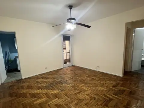 Departamento en Alquiler en Monte Castro, $ 550.000