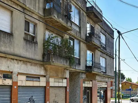 EN ALQUILER EN EL PALOMAR; DEPARTAMENTO DE 3 AMBIENTES EN 2DO PISO POR ESCALERA