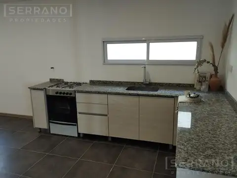 Venta. Casa 3 Dormitorios, con Parque. Lomadas De Capilla, Exaltación de la Cruz