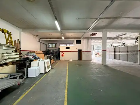 deposito con Oficina - 620m2 doble frente - ZONA INDUSTRIAL - VILLA MARTELLI