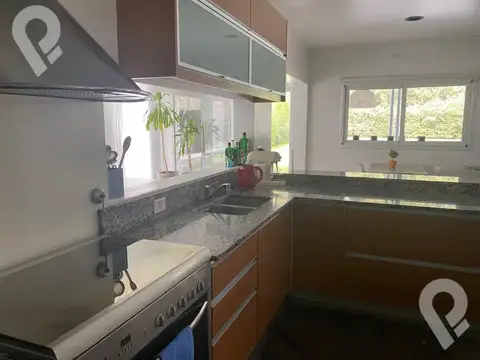 Casa en Alquiler en El Lauquen, USD 2.200