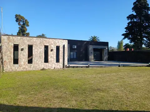 Casa 4 ambientes con 3 baños