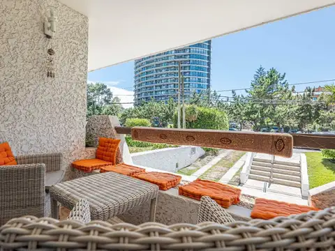 Avenida Franklin Delano Roosevelt 100