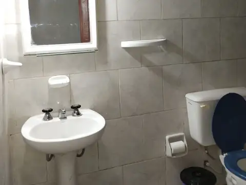 CASA EN VENTA SOBRE CALLE AMIGORENA