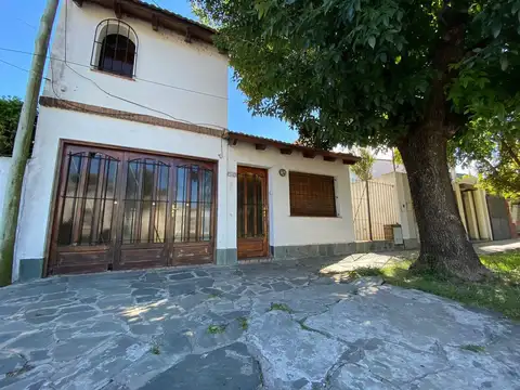 Casa 6 ambientes con 3 baños