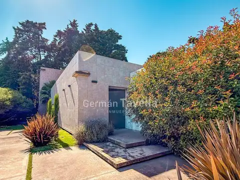 Casa en Venta con 6 cocheras