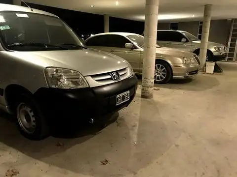 Espectacular casa 7 ambientes en Pinguinos