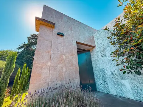 Casa en Venta en Los Pinguinos, USD 1.200.000