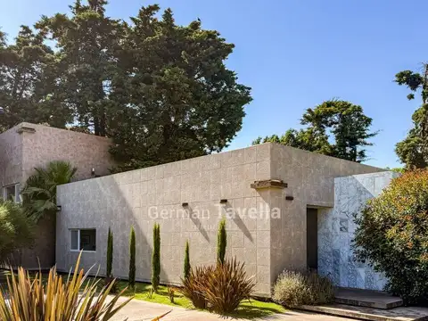 Espectacular casa 7 ambientes en Pinguinos