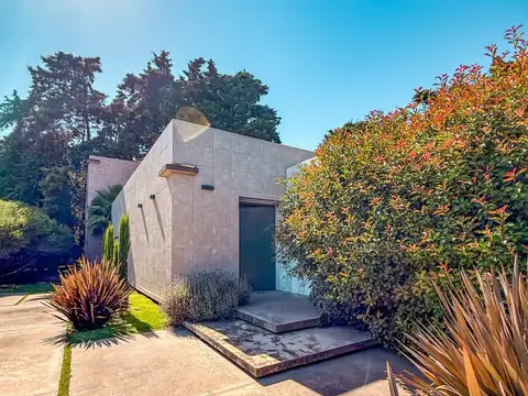 Casa en Venta con 6 cocheras