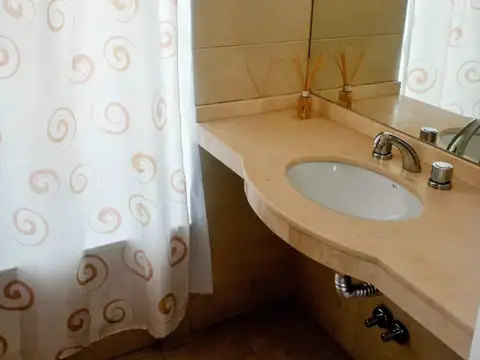 Departamento en Alquiler con 1 cocheras