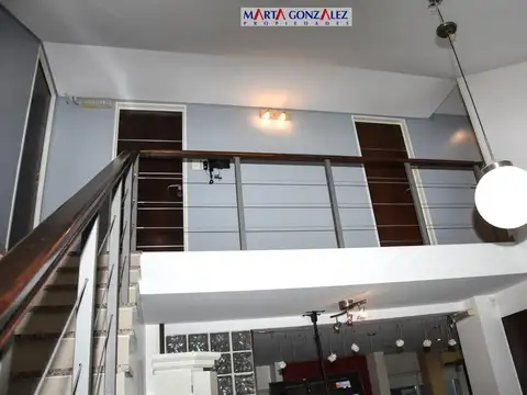 Casa en Venta con 4 cocheras