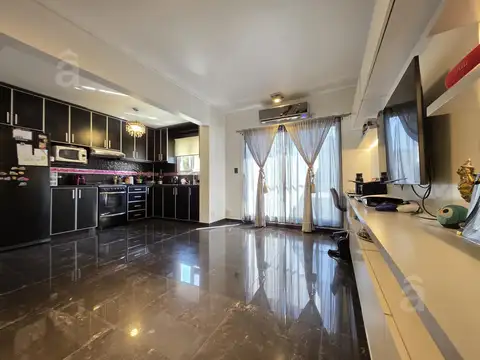 Departamento en Venta en Villa Ballester - Tres Ambientes con Cochera - Patio y Parrilla.