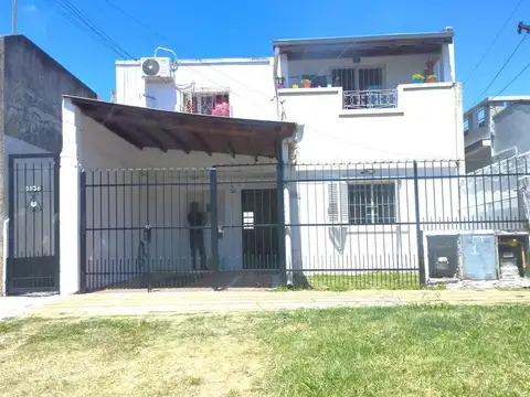 PH P.B. 3 AMB. ENT.AUTO, . DOS DORM., BAÑO ,PATIO