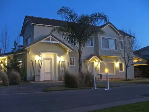 VENTA CASA 5 AMBIENTES GARIN VILLA OLIVOS