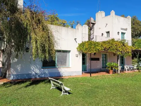 Casa en Alquiler con 30 cocheras
