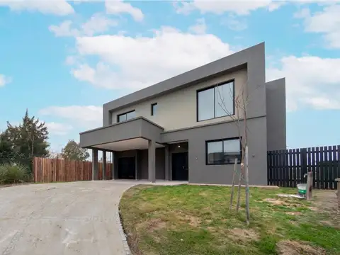venta casa a estrenar santa ana  5 amb