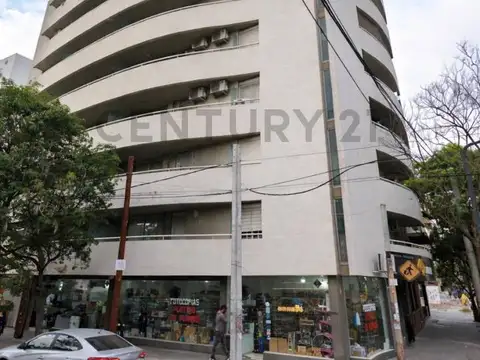 Ramirez de Arellano 600, Piso 2