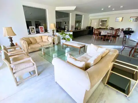 Departamento en Venta de 6 ambientes