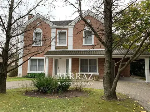 Casa alquiler temporal 7 ambientes en La Martinica lote de 800 m2 Interno