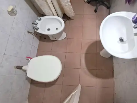 Departamento 5 ambientes con 2 baños