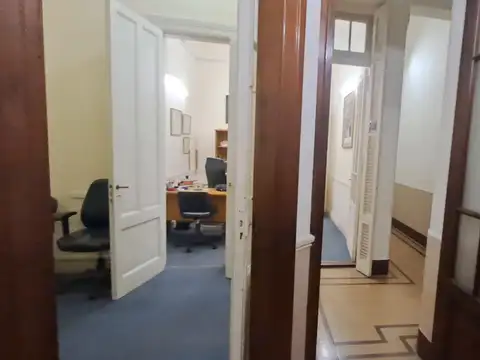 Lavalle 900, Piso 1