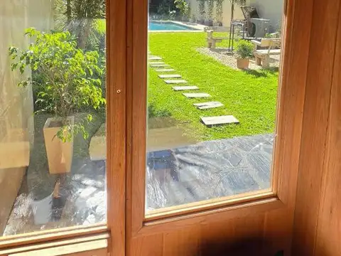 Casa en Venta - 6 Dormitorios 4 Baños Pileta - 1070mts - Caballito Coronel Apolinario Figueroa 1035