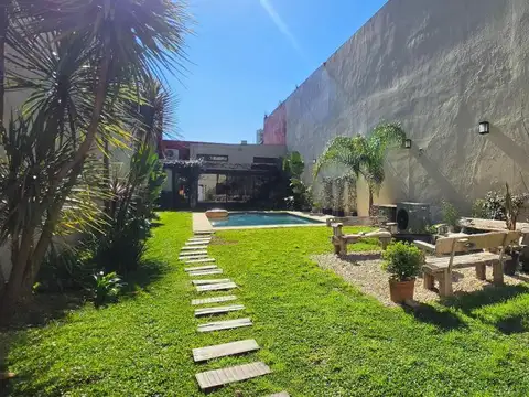 Casa 7 ambientes con 4 baños
