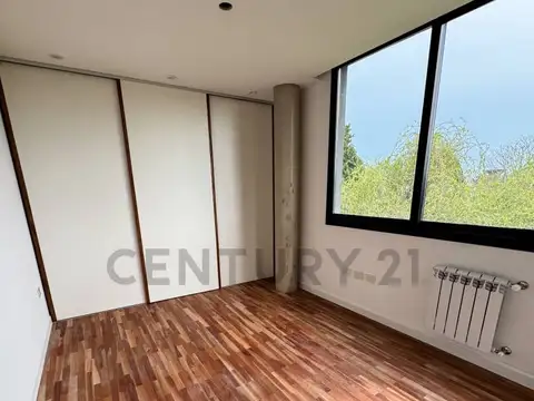 18 entre 474 y 476 100, Piso 0