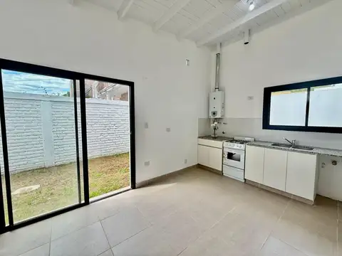 Depto Tipo Casa en Venta en Zona Norte, USD 89.000