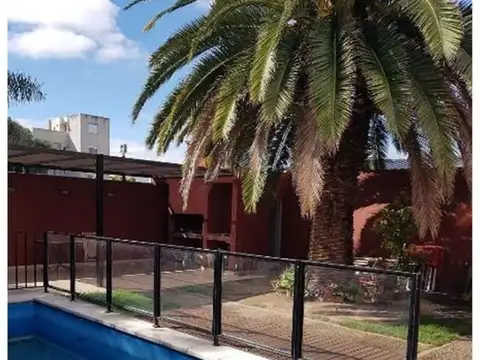 Caseros 2940 , Piso 1