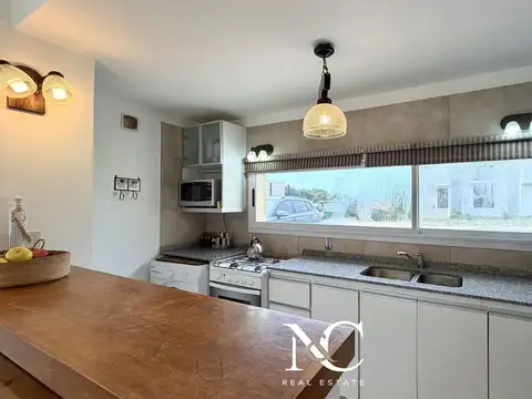 Casa en venta en Costa Esmeralda con gas natural