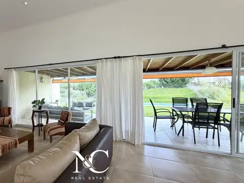 Casa en Venta en Costa Esmeralda, USD 220.000