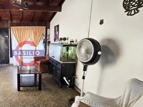 Casa 4 ambientes con 1 baño