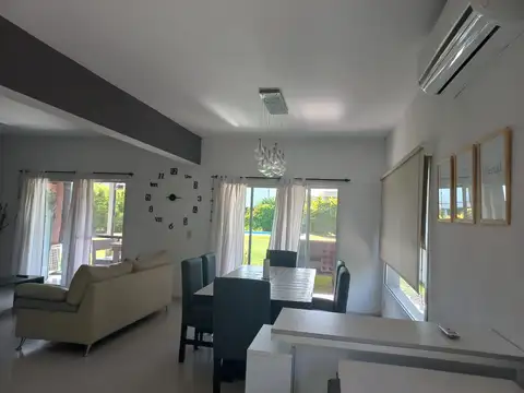 Casa en Alquiler de 3 dormitorios