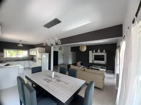 Casa en Alquiler en Villanueva, USD 2.300