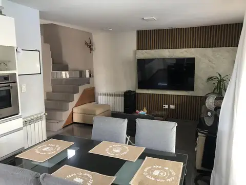 Casa 5 ambientes con 1 baño