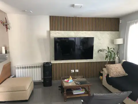 Casa en Venta en Manuel B Gonnet, USD 193.000