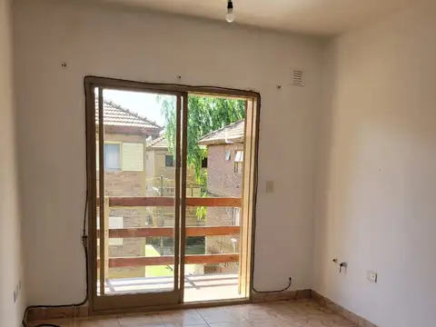 Ezeiza Departamento 3 Amb Con Cochera 2 Piso Financia