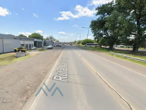 Venta Nave Comercial Pasante (Doble Frente) 1.000 m² en Av. Ernesto Illia y José Vela, Ruta 8, Perga
