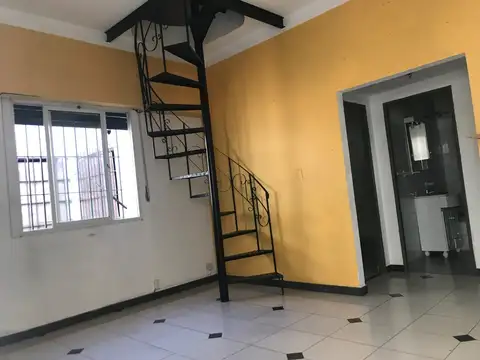 Depto Tipo Casa en Venta de 4 ambientes