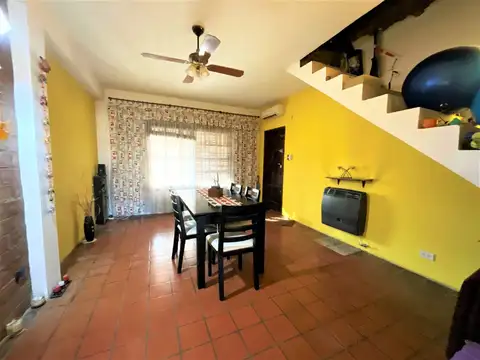 Casa en venta de 3 ambientes en Villa España