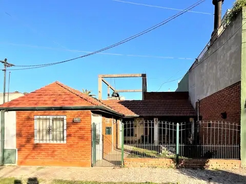 Casa en venta de 3 ambientes en Villa España
