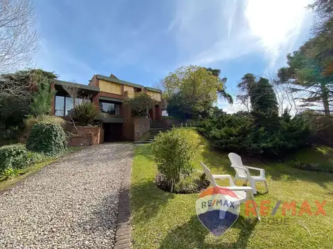 Venta Casa 5 ambientes - Carilo