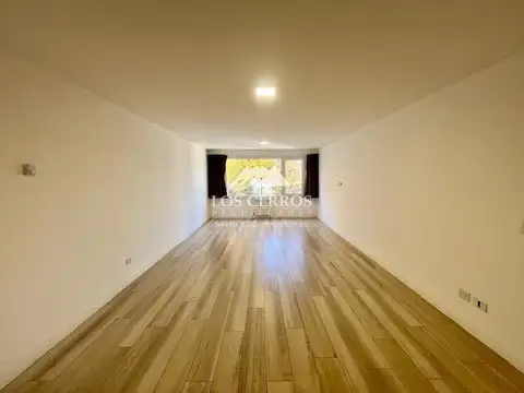 Departamento  en venta - un  dormitorio con cochera en el centro de Bariloche.